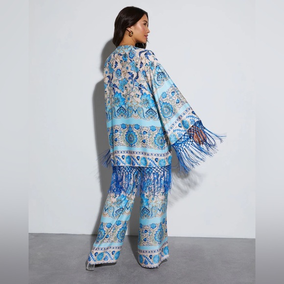 NWT 3 Piece Alani Satin Paisley Komono, Crop Top & Wide Leg Pants |Size Medium - Picture 5 of 14